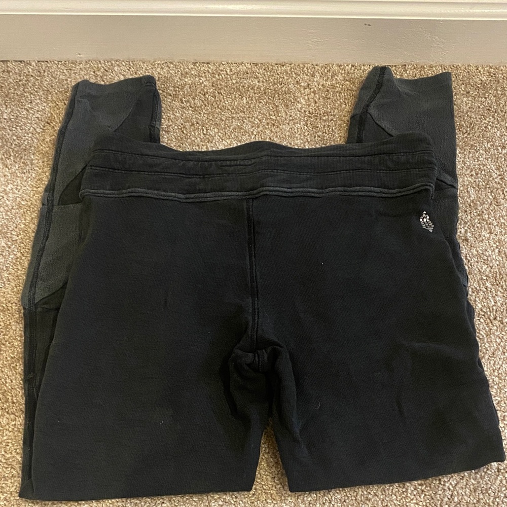 Free People Movement Women's Grey Kyoto Jogger Leggings with Pockets size Medium - Picture 6 of 7